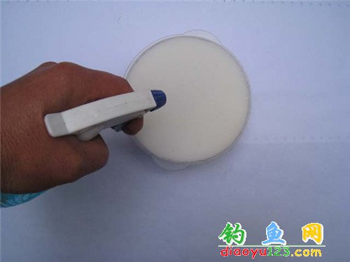 活红虫如何保存+活红虫怎么保存;