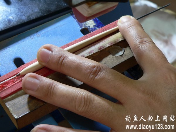 吸尽天云芦苇浮漂手工制作全过程_钓鱼人必看